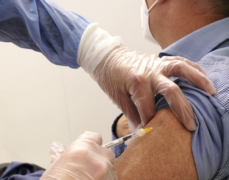 ROMA (ITALPRESS) - "Si sta facendo una pianificazione con il commissario Figliuolo, noi consegneremo...