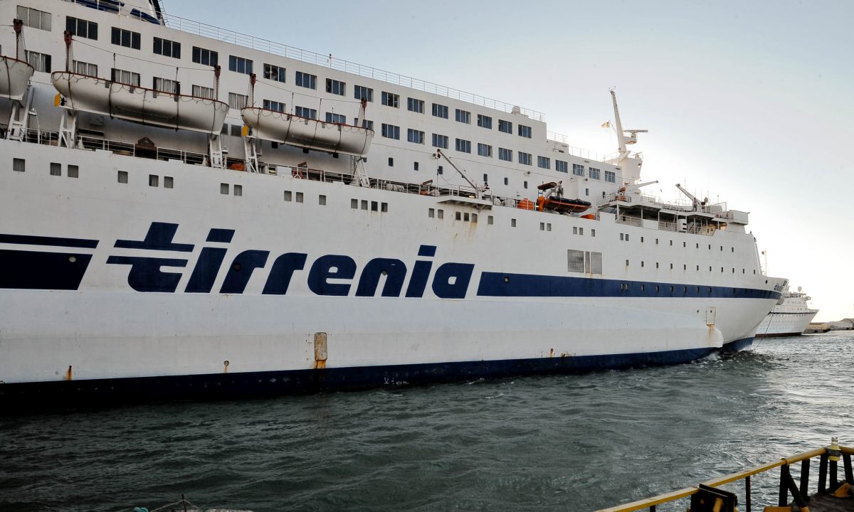 ROMA (ITALPRESS) - In una lettera ai segretari generali di Filt-Cgil, Fit-Cisl e Uiltrasporti...