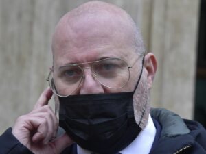 ROMA (ITALPRESS) - "Tra aprile e giugno arriveranno 52 milioni di dosi, altri 80 milioni entro...