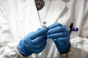 ROMA (ITALPRESS) - "Le somministrazioni, dall'inizio della campagna vaccinale, hanno raggiunto quota...