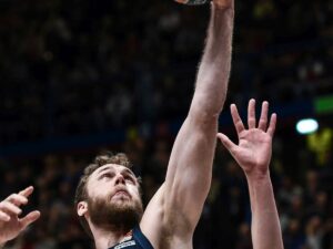 ROMA (ITALPRESS) - Atlanta corsara anche senza Danilo Gallinari nella notte italiana della...