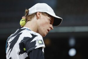 MIAMI (STATI UNITI) (ITALPRESS) - Jannik Sinner si ferma sul più bello nel giorno di Pasqua. E'...