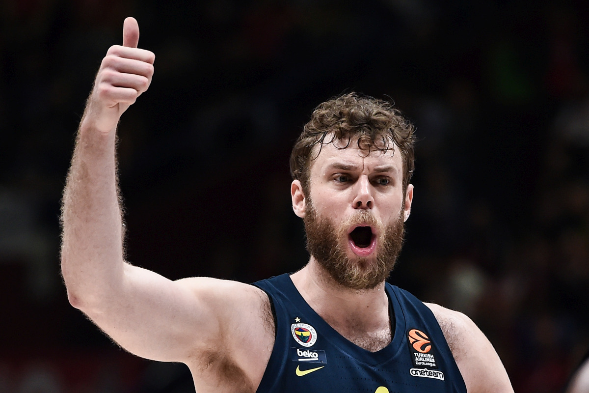 ROMA (ITALPRESS) - Atlanta al tappeto senza Danilo Gallinari nella notte italiana della...