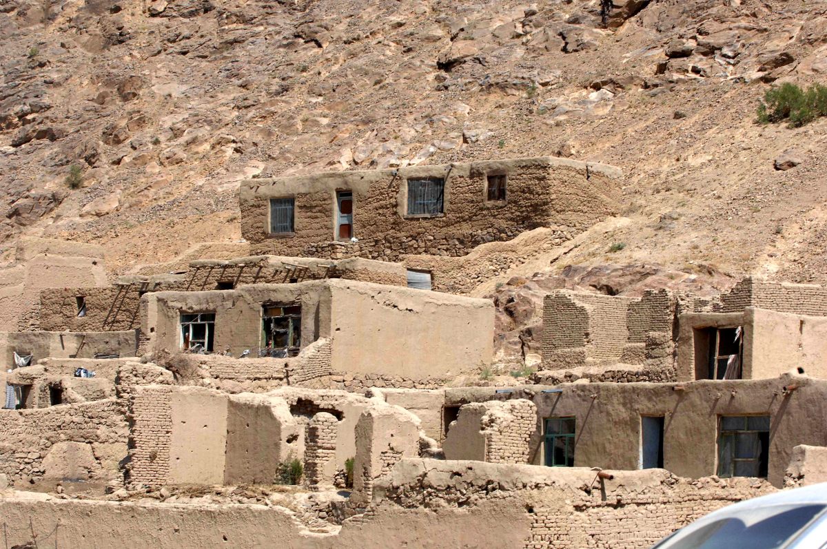 BRUXELLES (BELGIO) (ITALPRESS) - "Con il cambio di passo deciso oggi dalla Nato i soldati italiani e...