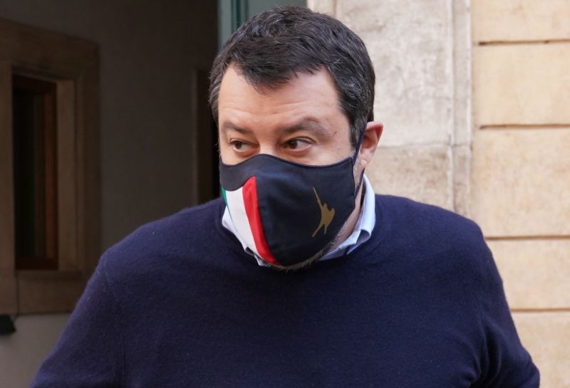 ROMA (ITALPRESS) - La data delle riaperture? "Aspetto che la scienza dia il suo parere, non le...