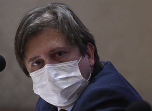 ROMA (ITALPRESS) - "Ogni volta che esce una variante si genera il panico, bisognerebbe essere più...