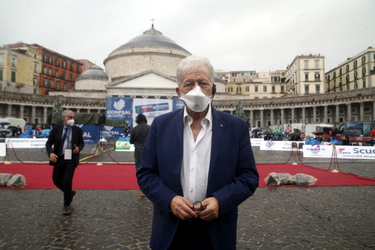 NAPOLI (ITALPRESS) - "Sanare il divario che esiste tra l'Italia e l'Europa, in termini di...