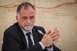 ROMA (ITALPRESS) - "Il lasciapassare vale per tutti, anche e soprattutto per i turisti extra Ue. Le...