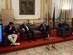 NAPOLI (ITALPRESS) - L'Istituto di Cultura Meridionale di Napoli rende omaggio a Diego Armando...