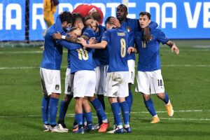 ROMA (ITALPRESS) - Il ct della Nazionale, Roberto Mancini, ha ufficializzato la lista dei 26 azzurri...