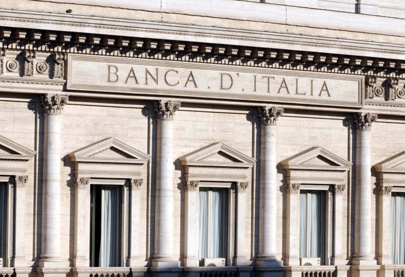 ROMA (ITALPRESS) - Ad aprile, secondo i dati della Banca d'Italia, i prestiti al settore privato...