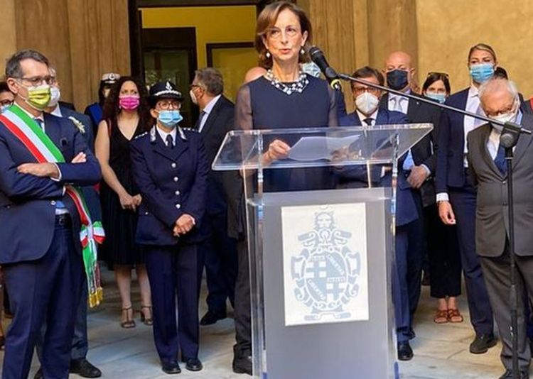 BOLOGNA (ITALPRESS) - "Quarantuno anni dopo quel 2 agosto 1980, la polvere che rivestiva i corpi...