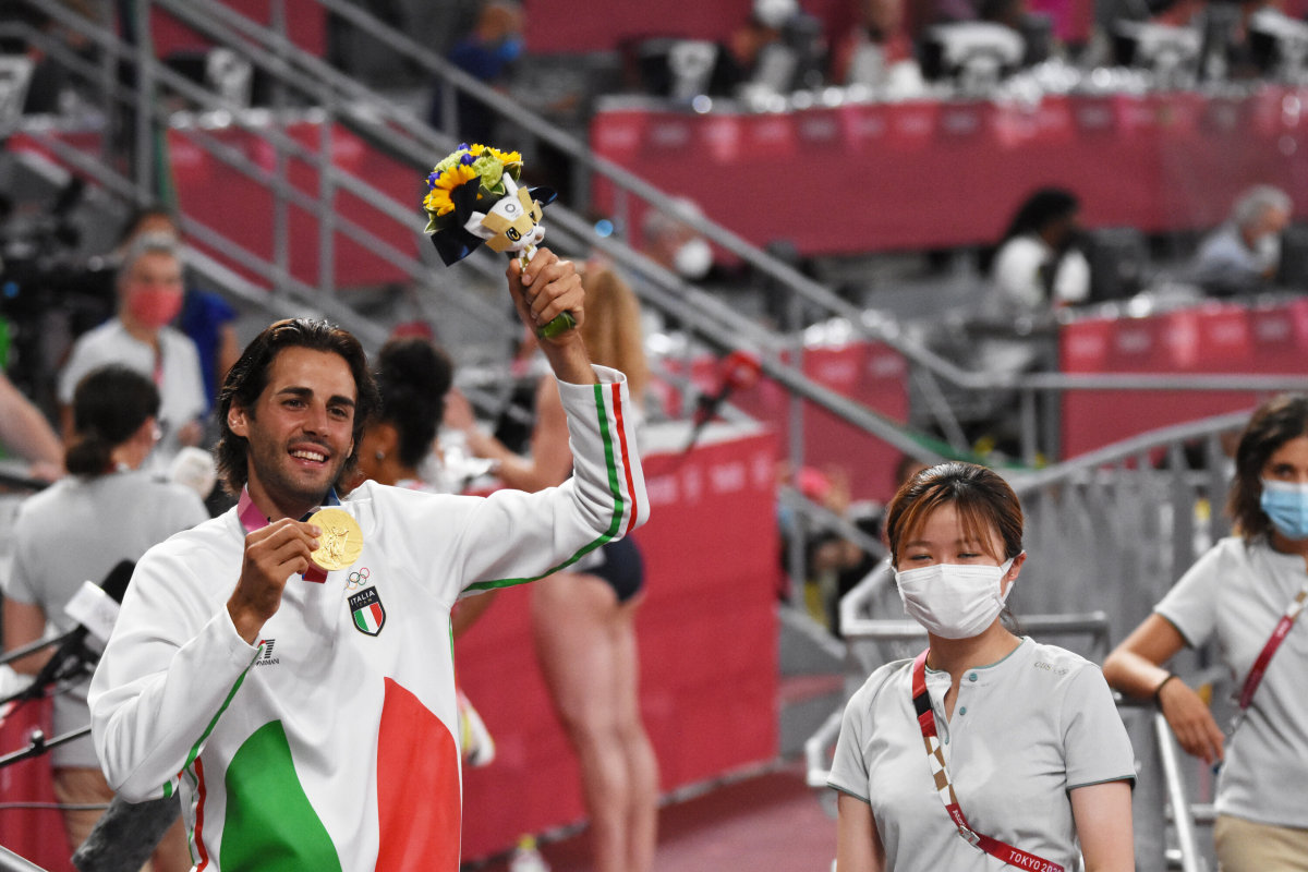 LOSANNA (SVIZZERA) (ITALPRESS) - Gianmarco Tamberi è tornato sulla pedana del salto in alto. L'oro...