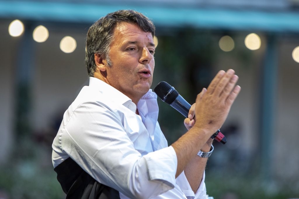 ROMA (ITALPRESS) - "E' una vergogna che i parlamentari abbiano un trattamento privilegiato. Lo...