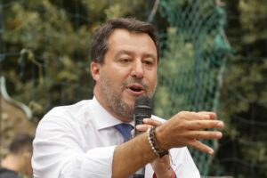 ROMA (ITALPRESS) - Continua la polemica sul preannunciato aumento delle bollette di gas e luce e...