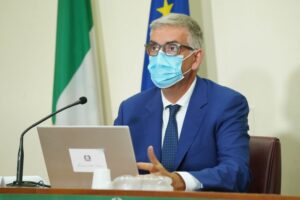 Covid, Brusaferro “Curva cala, in Italia circolazione più contenuta”