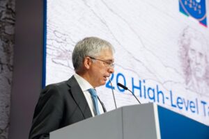 ROMA (ITALPRESS) - "Il Next Generation Ue e' uno strumento temporaneo, ma se avra' successo potrebbe...