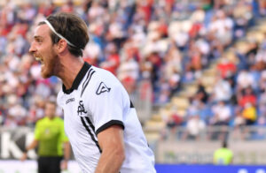 VENEZIA (ITALPRESS) - Con una rete di Bourabia in pieno recupero, lo Spezia espugna il 'Penzo' e...