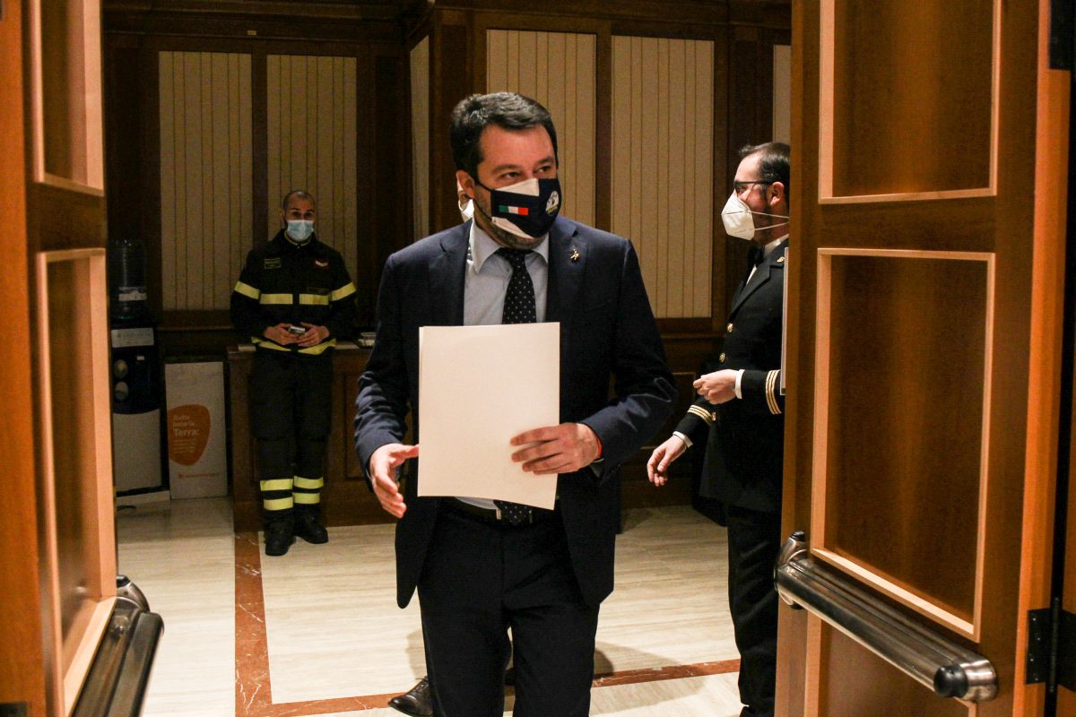 ROMA (ITALPRESS) - "La separazione nella Lega c'é solo nelle vostre teste. C'è una sola Lega che al...