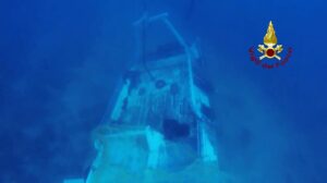 LAMPEDUSA (AGRIGENTO) (ITALPRESS) - Otto anni fa il naufragio di Lampedusa in cui morirono 368...