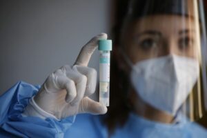 ROMA (ITALPRESS) - Nuovo calo dei casi Covid in Italia. È quanto si evince dai dati del bollettino...