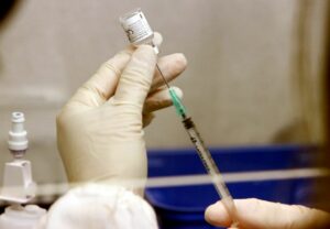 ROMA (ITALPRESS) - A sette mesi dalla vaccinazione non si registra una riduzione dell'efficacia dei...