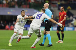 Benzema e Mbappè rimontano la Spagna, Francia campione