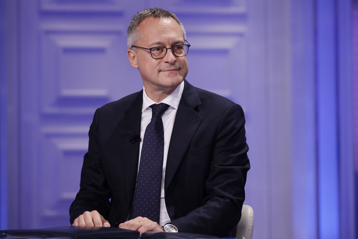 ROMA (ITALPRESS) - In merito alla politica fiscale "va ridotta l'imposizione su imprese e lavoro...