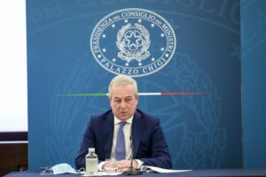 ROMA (ITALPRESS) - "La terza dose è largamente sicura, io l'ho ricevuta senza il minimo problema, e...