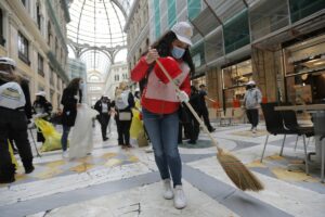 NAPOLI (ITALPRESS) - Si è concluso a Napoli, insieme a un ospite speciale, Frank Matano, il progetto...