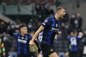 MILANO (ITALPRESS) - L'Inter ottiene un successo vitale sullo Shakhtar Donetsk in Champions League...