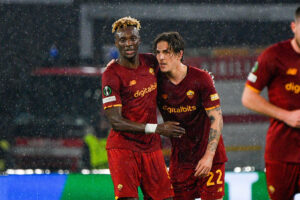 ROMA (ITALPRESS) - La Roma mette in ghiaccio la qualificazione in Conference League battendo...