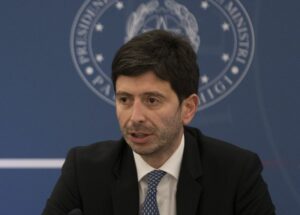 ROMA (ITALPRESS) - "Ho firmato una nuova ordinanza che vieta l'ingresso in Italia a chi negli ultimi...