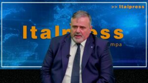 PALERMO (ITALPRESS) - "Il governo fa il suo mestiere e le parti sociali fanno il loro, segnalando le...