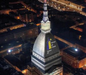 Torino, la Fondazione CRT compie 30 anni e illumina la Mole Antonelliana