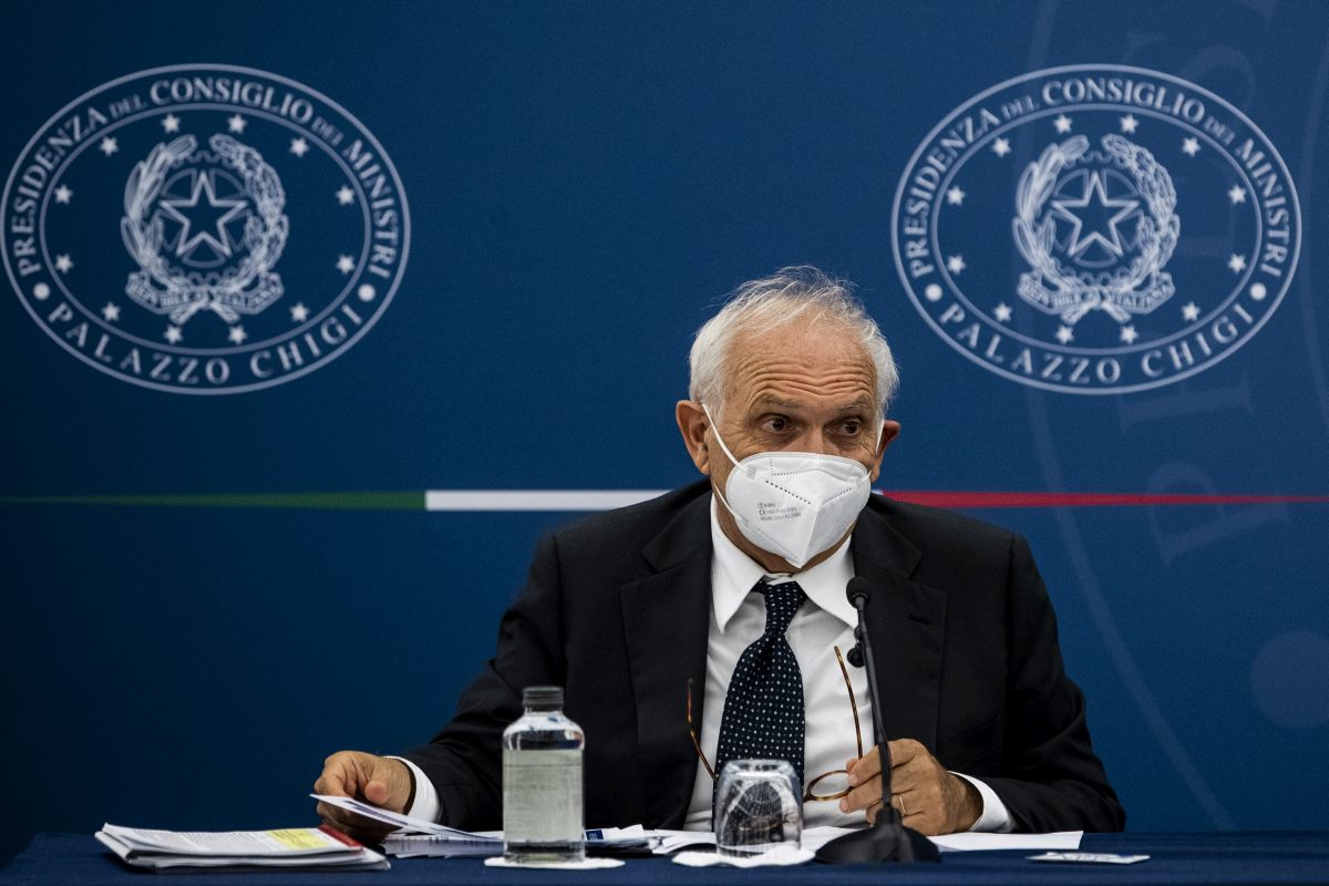 REGGIO EMILIA (ITALPRESS) - "Nessun ripensamento sul ritorno a scuola in presenza". Lo ha detto il...