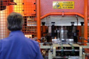 ROMA (ITALPRESS) - Le assunzioni attivate dai datori di lavoro privati fino a ottobre 2021 sono...