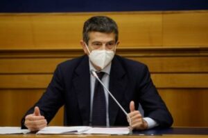 ROMA (ITALPRESS) - "La fermo. Non è stato un passo indietro ma in avanti". Lo ha detto, in...