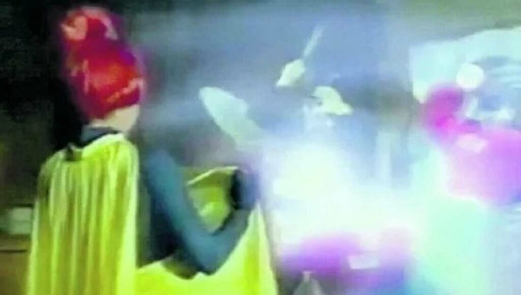 L’eroina “Tutta patata” per spiegare la sessualità agli studenti: le proteste dei genitori – VIDEO