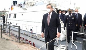 GENOVA (ITALPRESS) - "Il Governo non dimentica il presente e il presente oggi ci fa vedere una...