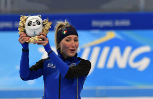 Lollobrigida portabandiera alla cerimonia di chiusura