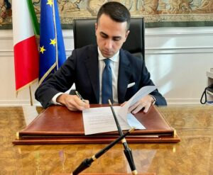 Di Maio firma delibera per l’erogazione di 110 mln al popolo dell’Ucraina
