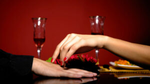 Una situazione decisamente imbarazzante per due "parenti" che avevano mentito sulla propria...