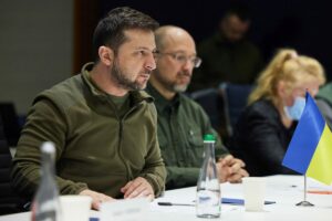 VOLODYMYR ZELENSKY ROMA – “Siamo al limite della sopravvivenza. Kiev ha vissuto guerre feroci e dopo...