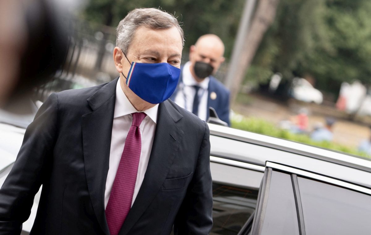 Ucraina, Draghi: “Stare con i piedi per terra, le sanzioni funzionano”