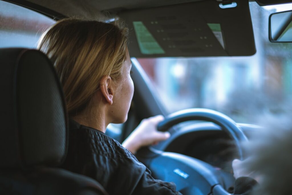 “Donne al volante? Sicurezza costante”: arriva la conferma dei ricercatori