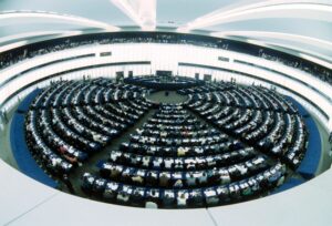 L’Europarlamento chiede l’embargo sull’energia russa