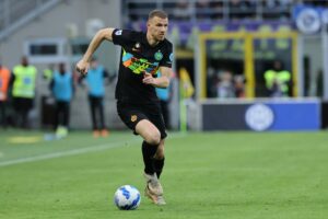 MILANO – L’Inter batte il Verona 2-0 e lancia un segnale a Milan e Napoli in chiave scudetto. Le...