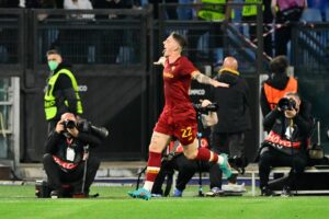 ROMA – In un Olimpico tutto esaurito, la Roma rimonta il ko dell’andata surclassando il Bodo/Glimt...