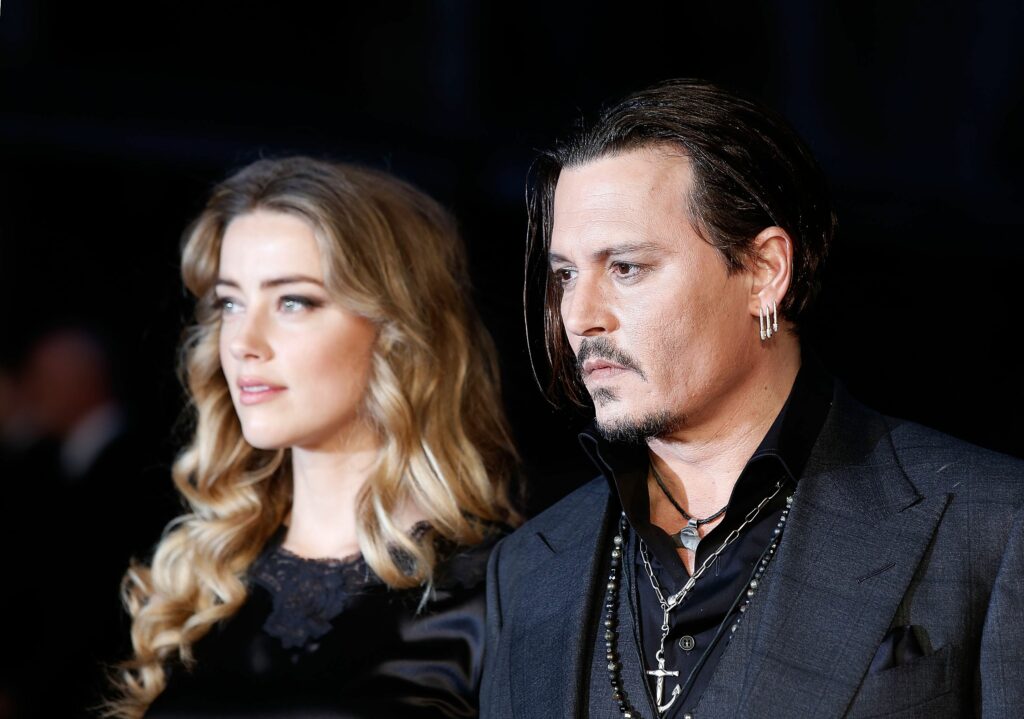 Johnny Depp e la chat shock su Amber Heard: “Spero che si decomponga”
